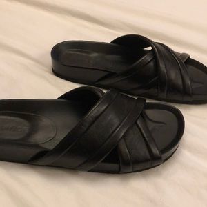 Vince Orson leather crisscross black sandal